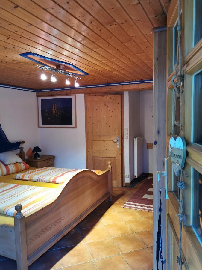 Gaestezimmer Reitinger Siegenburg Exterior foto