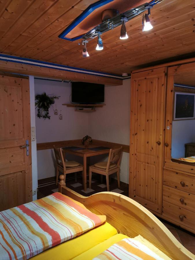 Gaestezimmer Reitinger Siegenburg Exterior foto